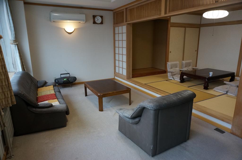 Otaru Ekimae Guest House Ito Buitenkant foto
